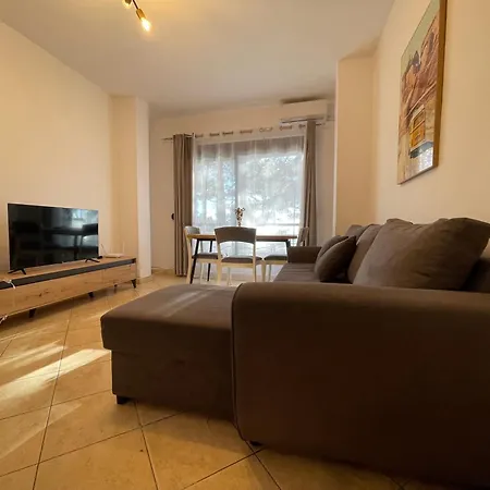 Beachfront 2br Sea View - By Enjoy Travel Golem (Tirana)